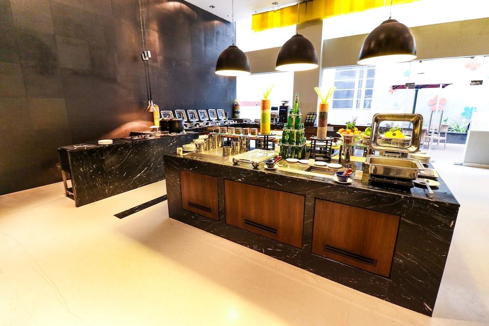 Keys Prima By Lemon Tree Hotels, Pimpri, Pune Εξωτερικό φωτογραφία